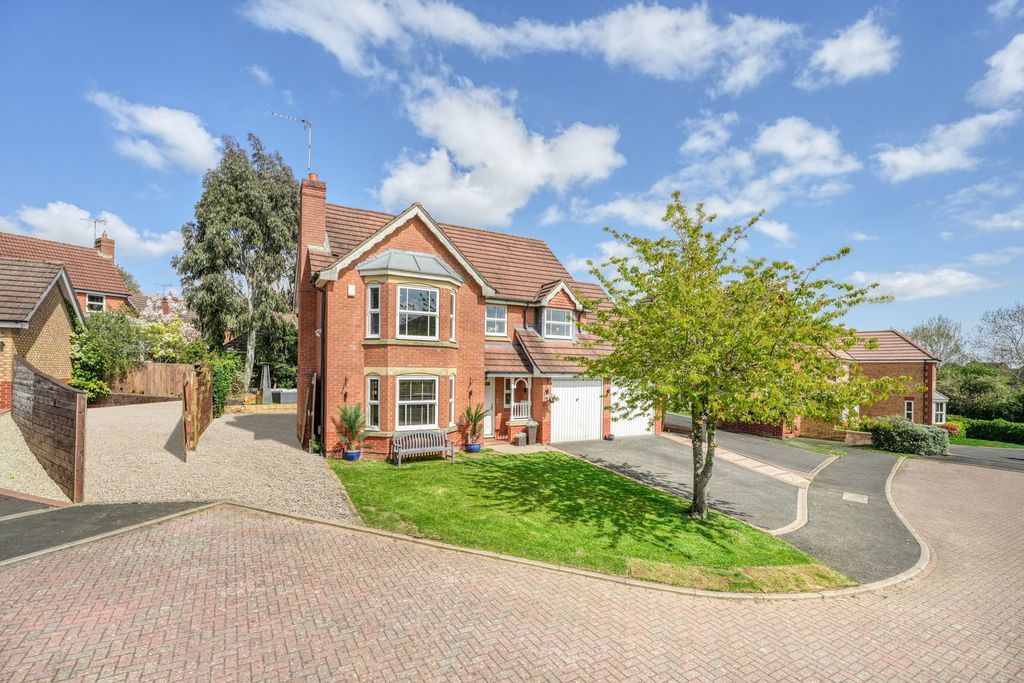 Property photo 1 of 34