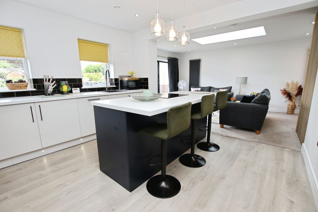 Property photo 1 of 22 4328470