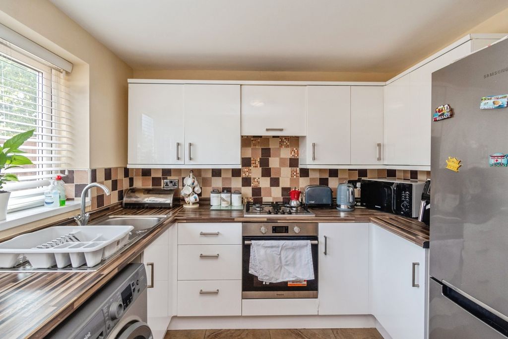 Property photo 3 of 18 Pbox-Img.Jpg