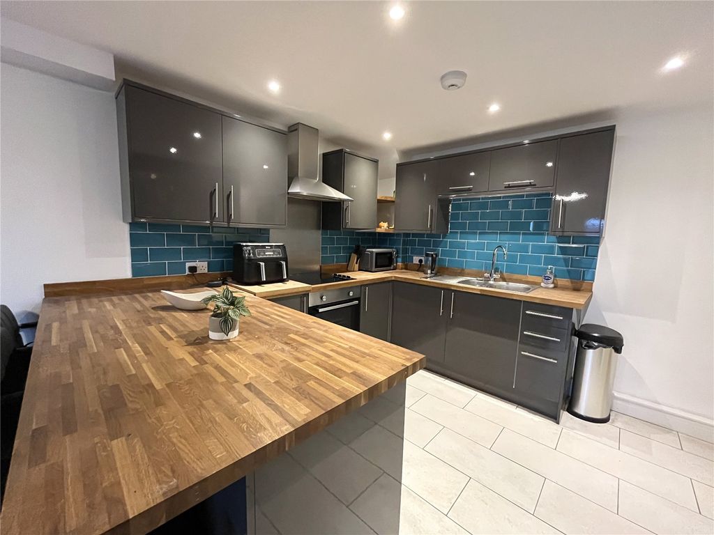 Property photo 2 of 9 Picture No. 07