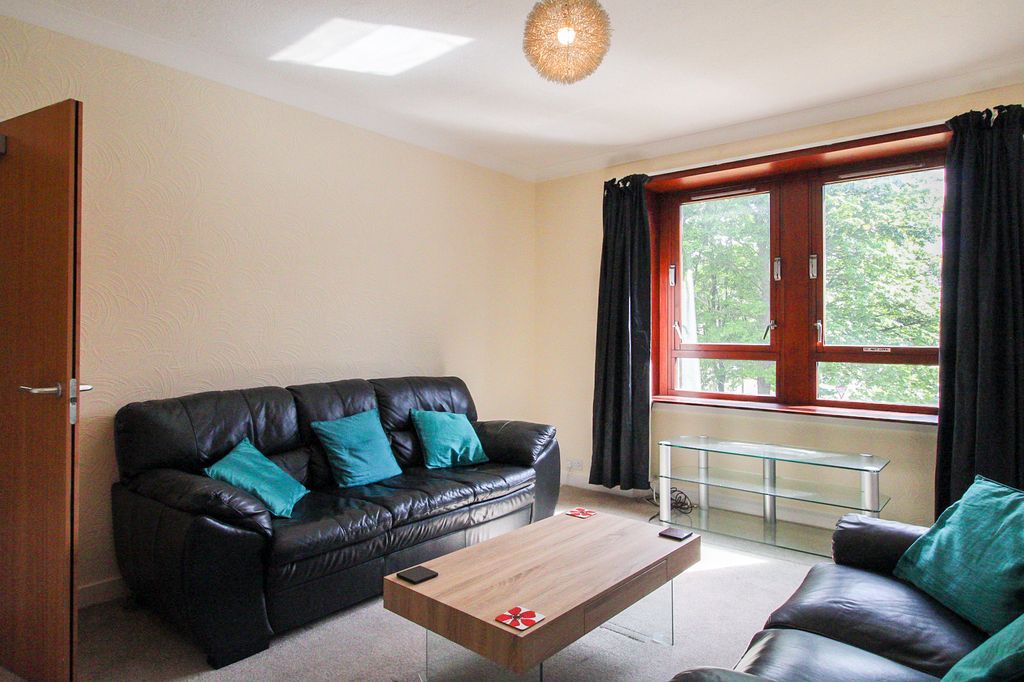 Property photo 3 of 15 Living Room