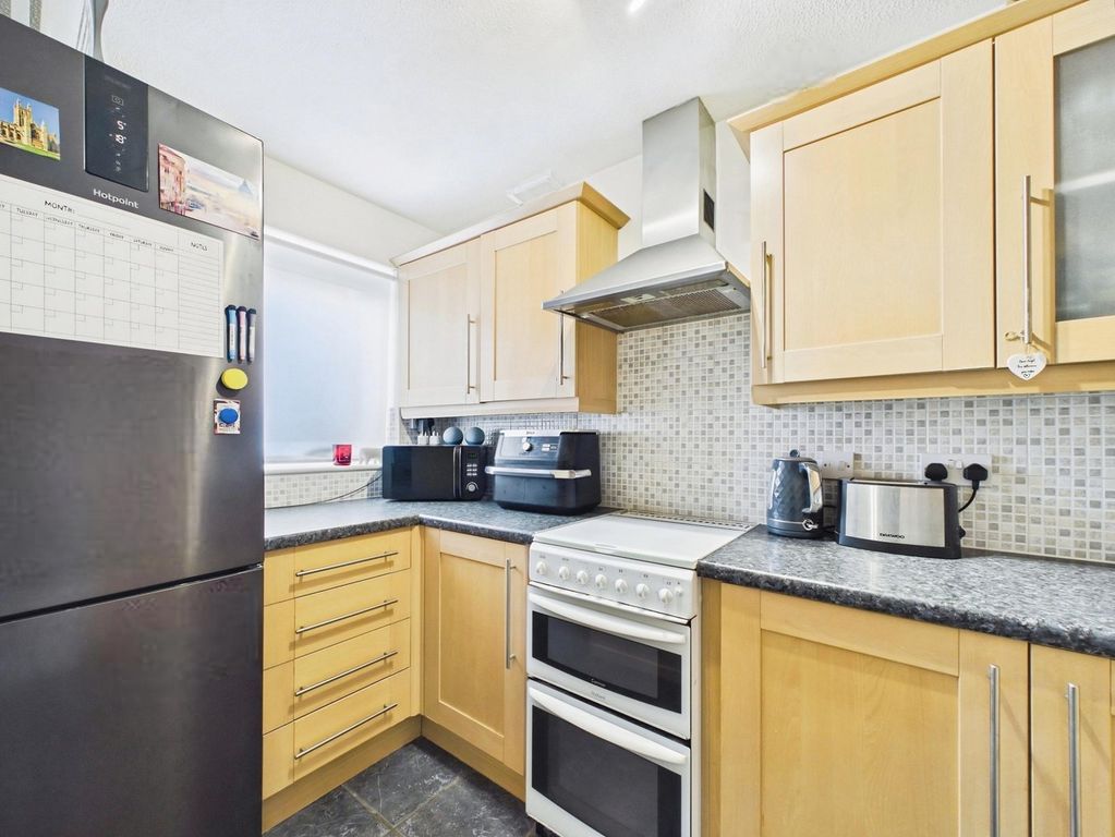Property photo 3 of 11