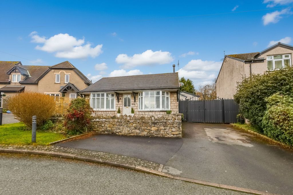 Property photo 1 of 29