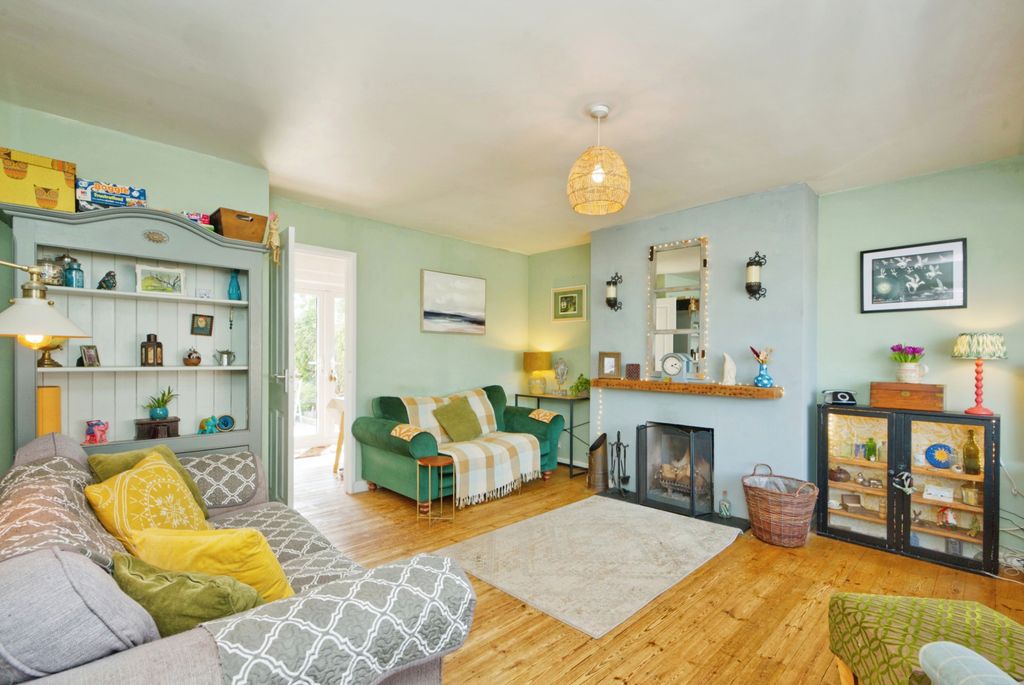 Property photo 2 of 15