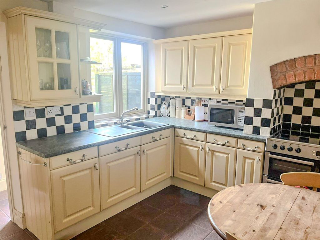 Property photo 3 of 8 Picture No. 06