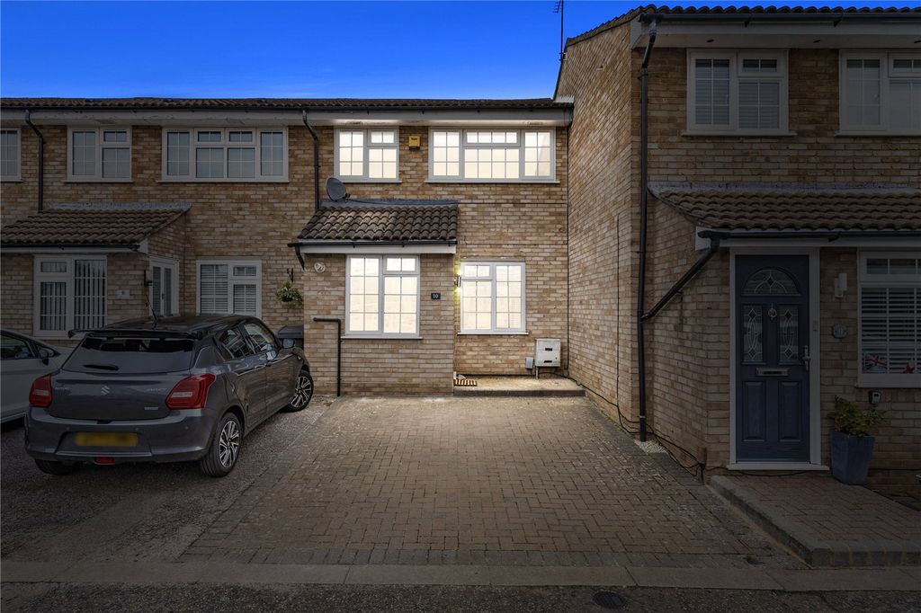 Property photo 1 of 15 Dusk