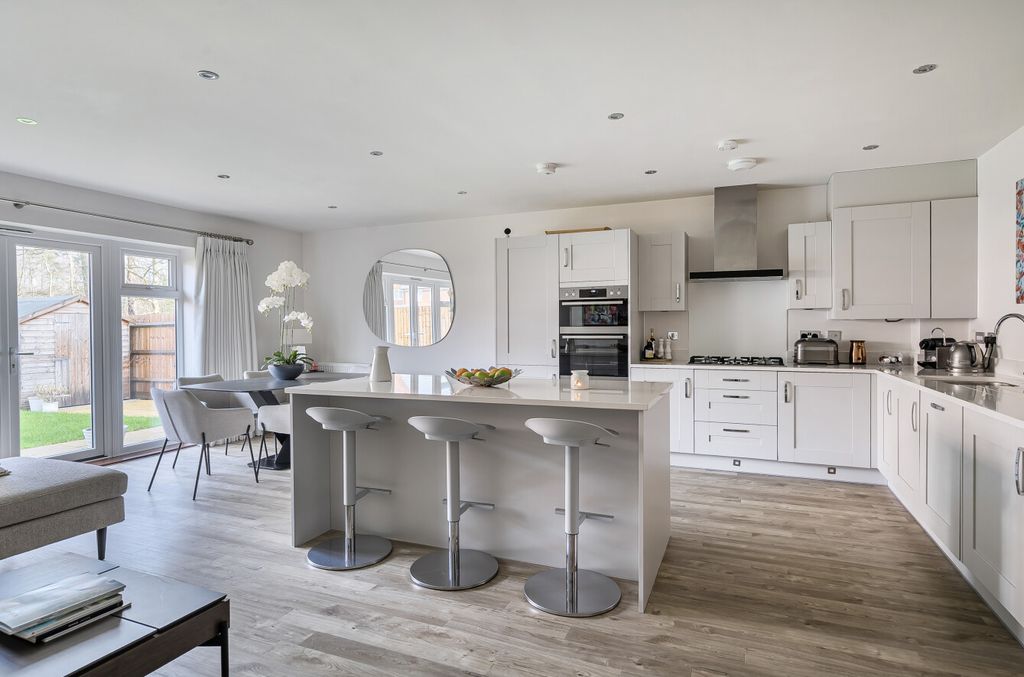 Property photo 2 of 25 1409451-21-698c75...