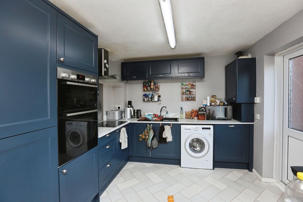 Property photo 3 of 13
