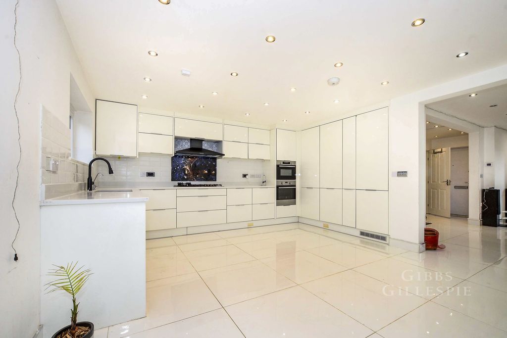 Property photo 2 of 19 Pbox-Img.Jpg