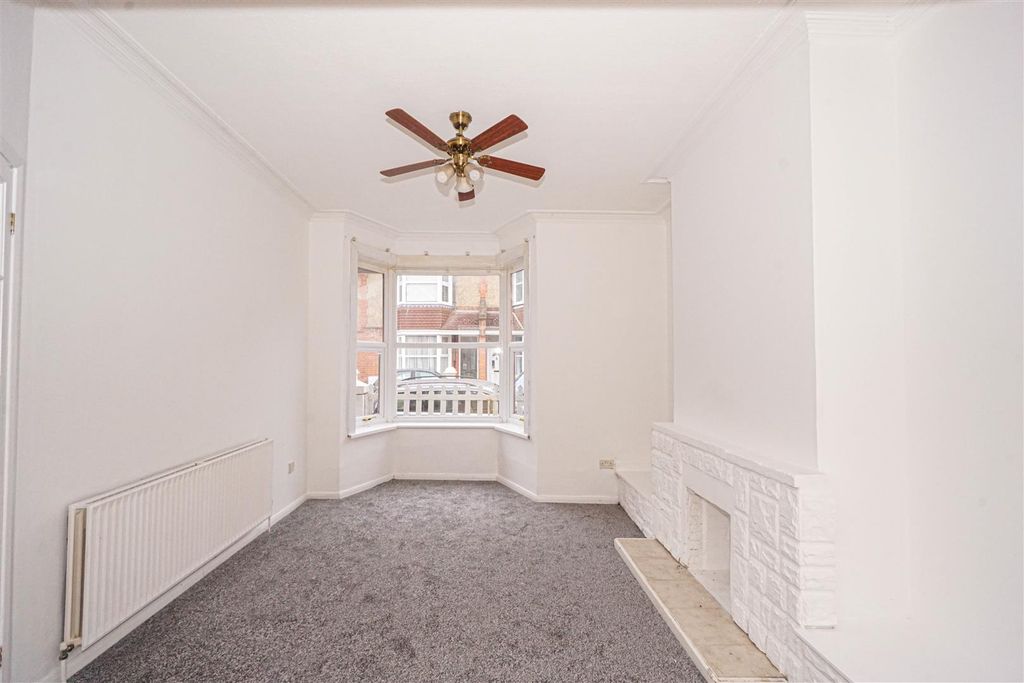 Property photo 2 of 16 Dsc01155.Jpg