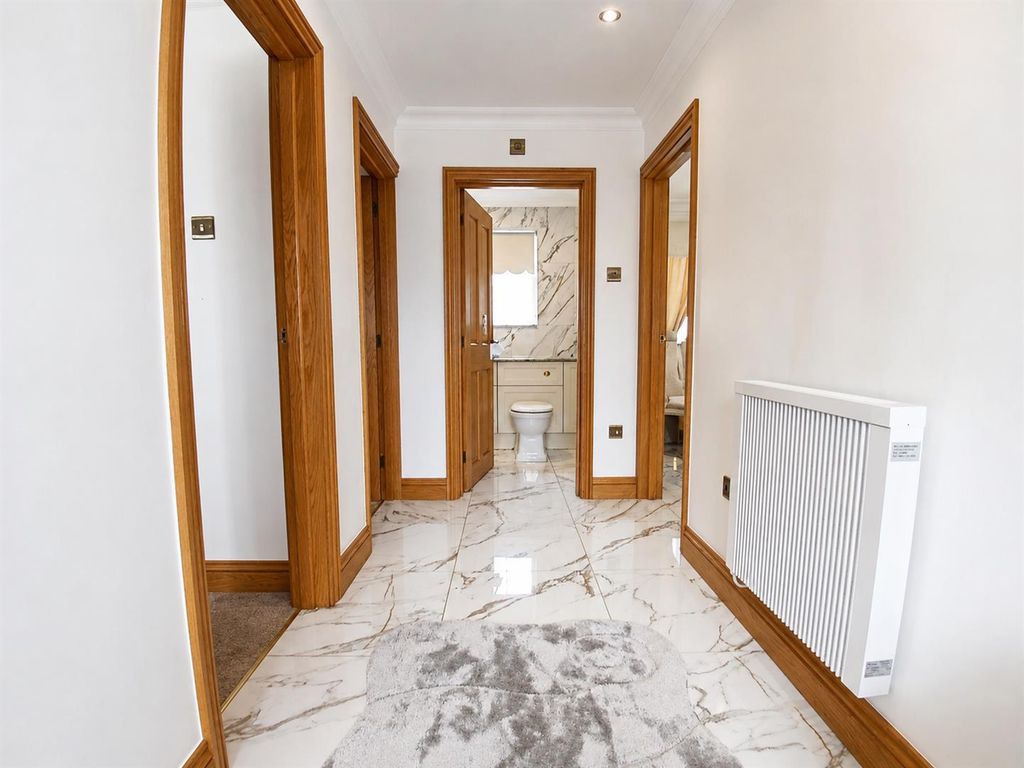 Property photo 3 of 29