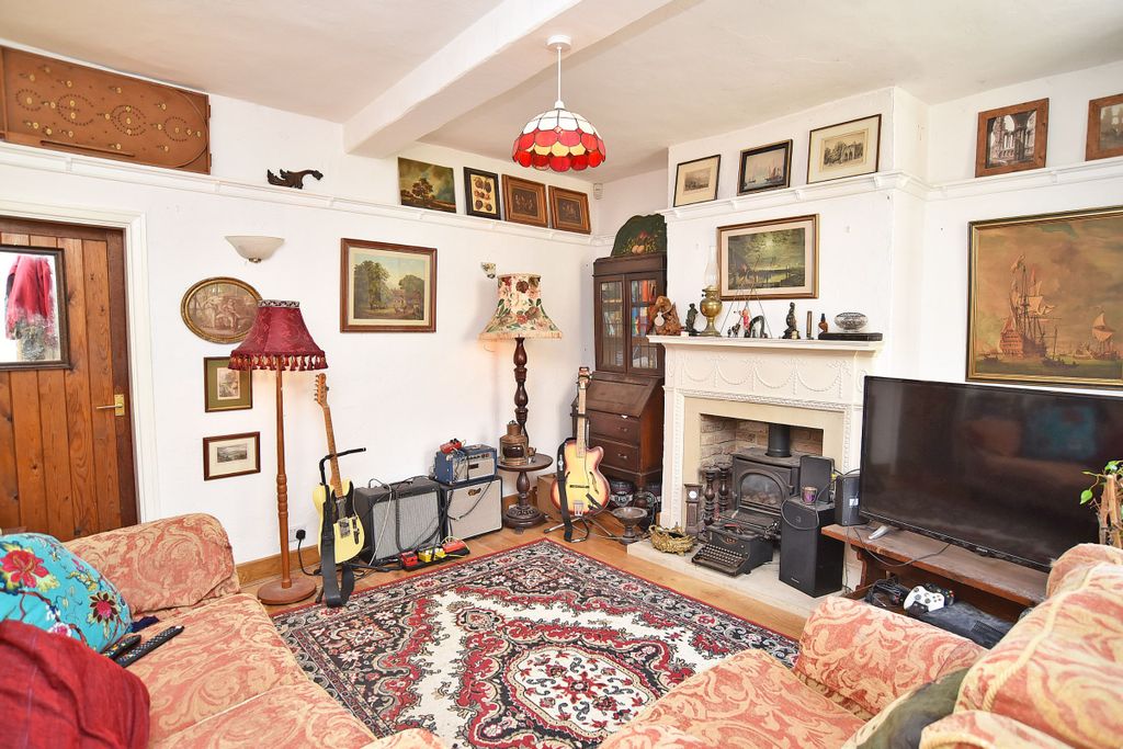 Property photo 3 of 16