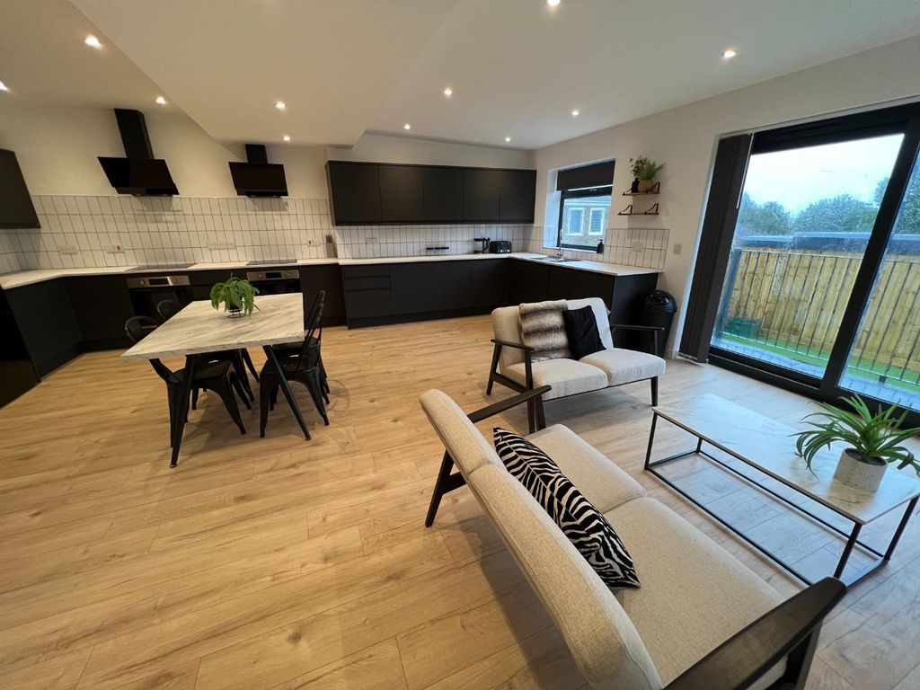 Property photo 2 of 11 Image1.Jpeg