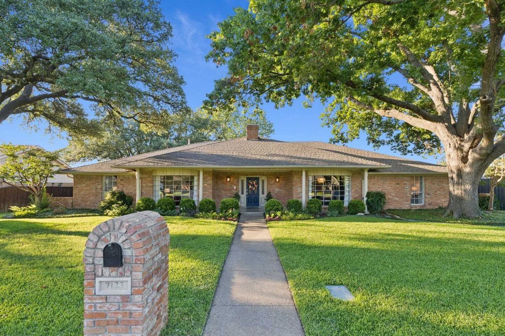 Property photo 1 of 31