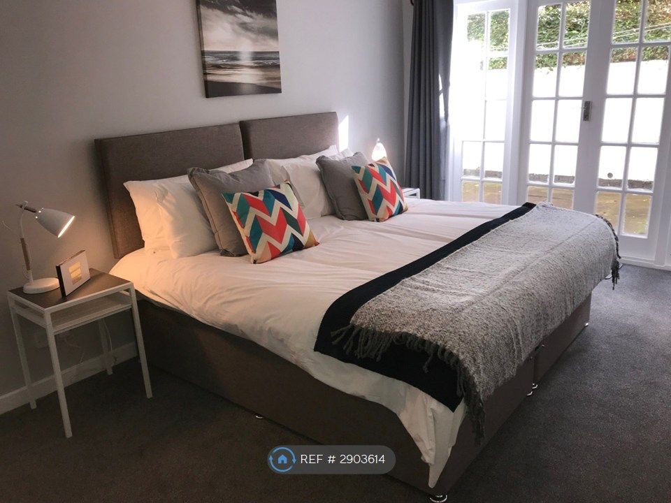 Property photo 1 of 7 Main Bedroom