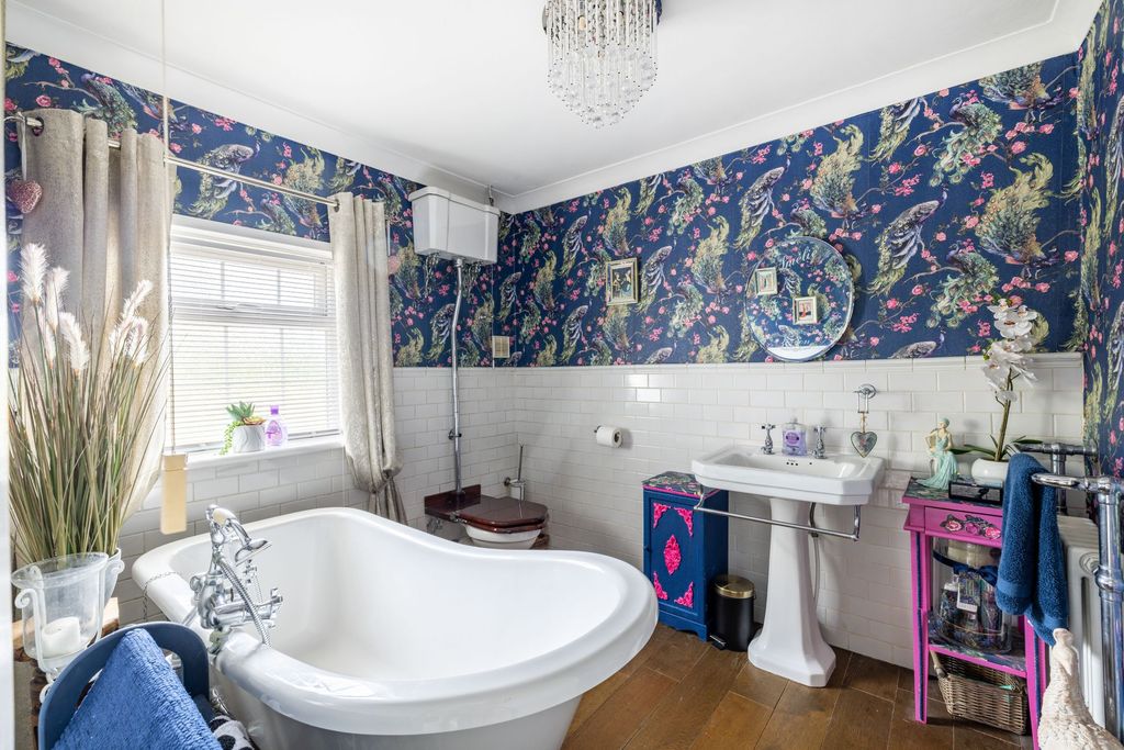 Additional image 16 of 4 bed detached house for saleGodstone Road, Lingfield RH7