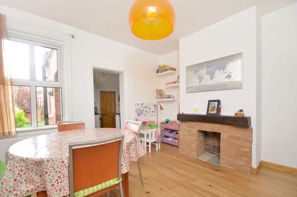 Property photo 3 of 11