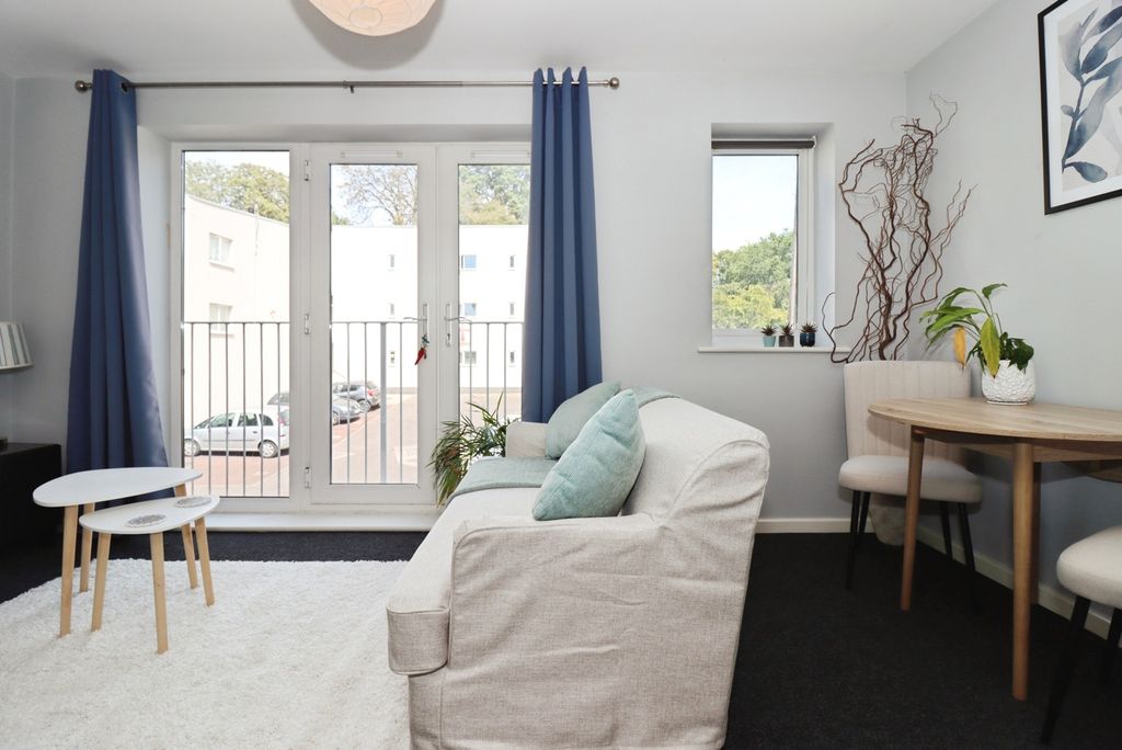 Property photo 3 of 13 Pbox-Img.Jpg
