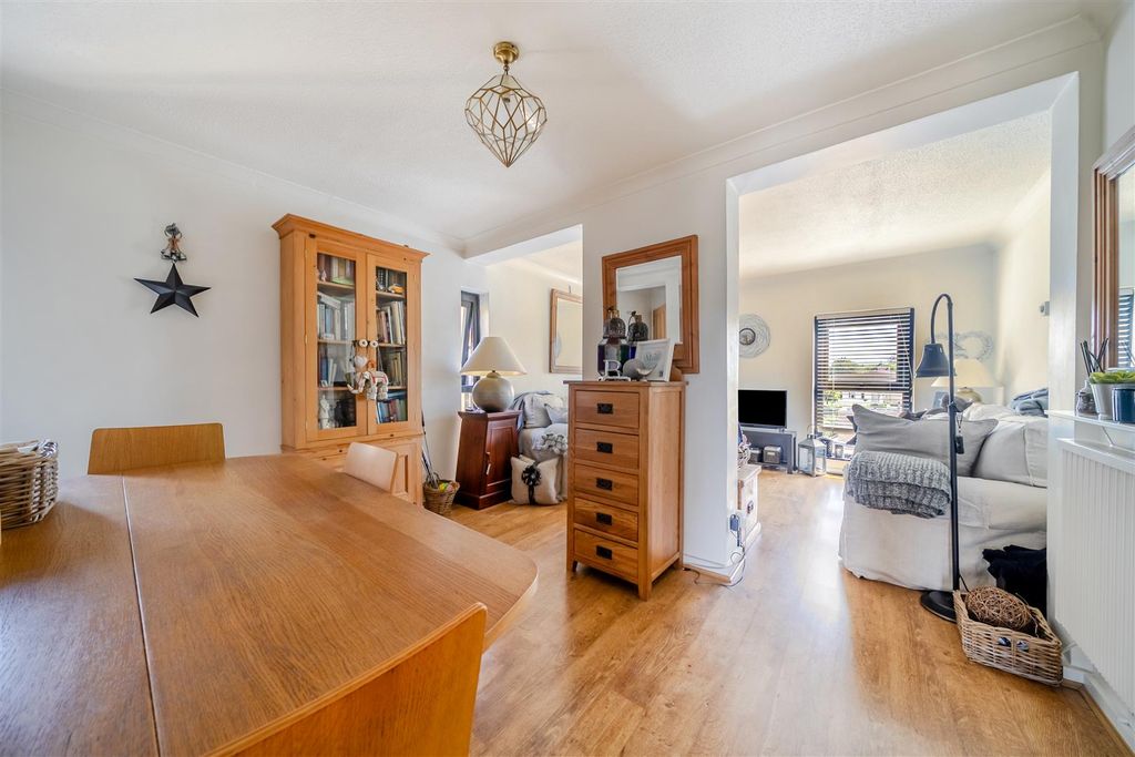 Property photo 2 of 13 1499312-9-6A71B7d6Cf4A3.Jpg