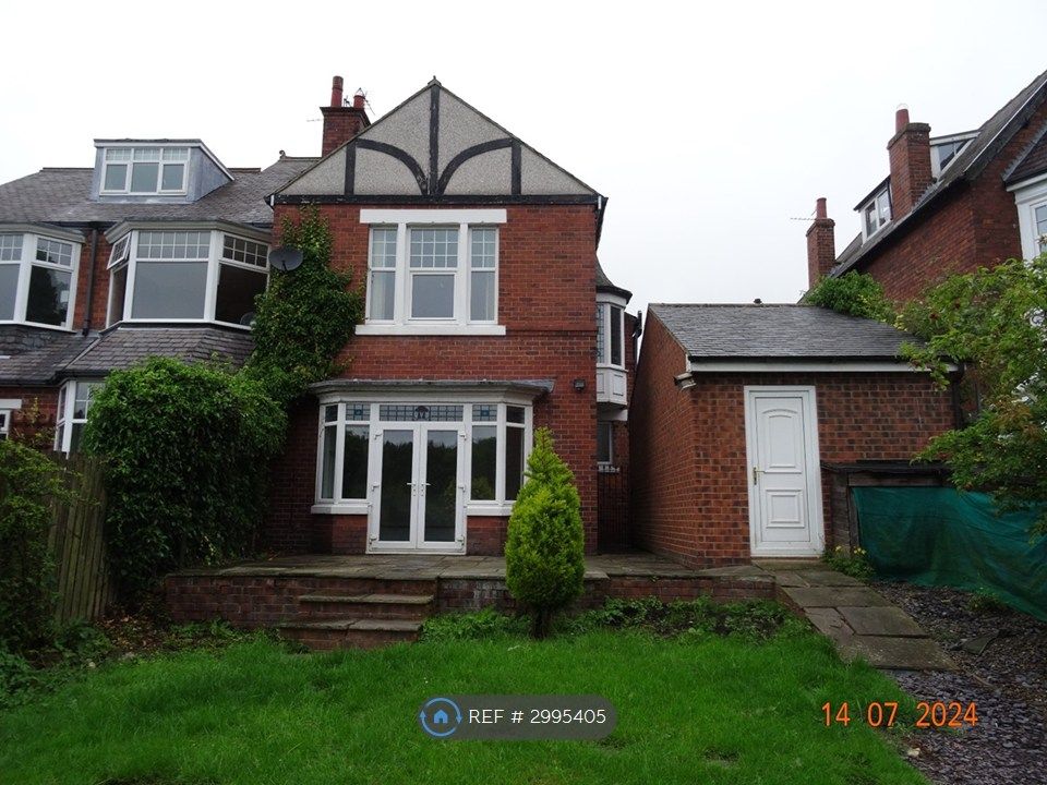 Property photo 2 of 35