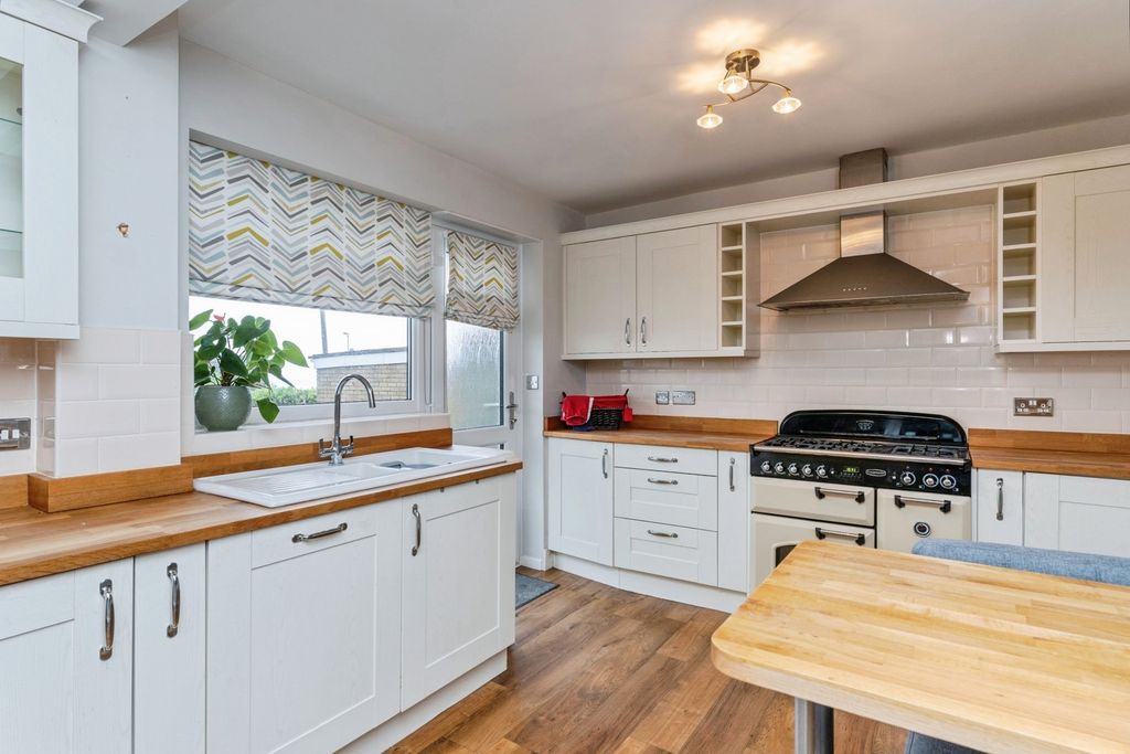 Property photo 2 of 17 Pbox-Img.Jpg