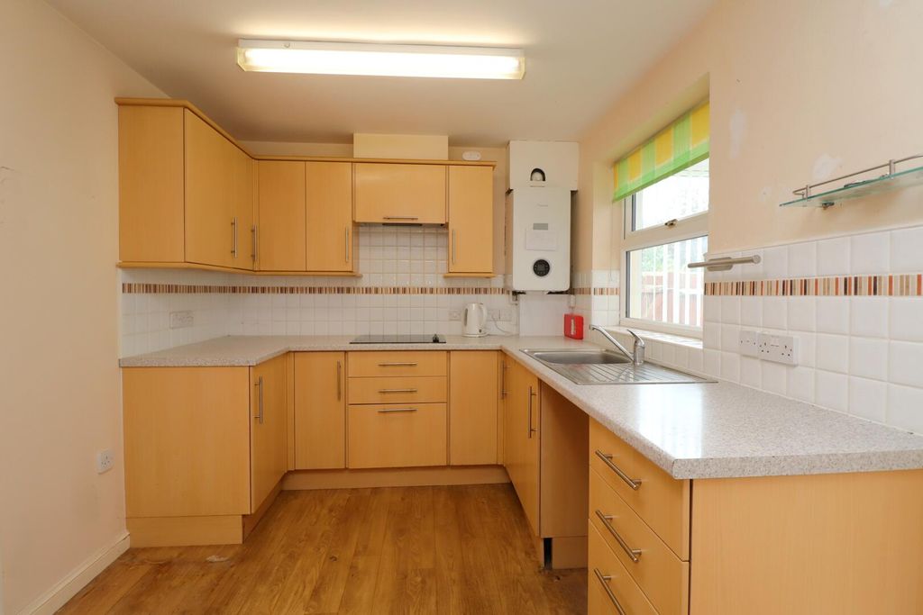 Property photo 3 of 29 Kitchen