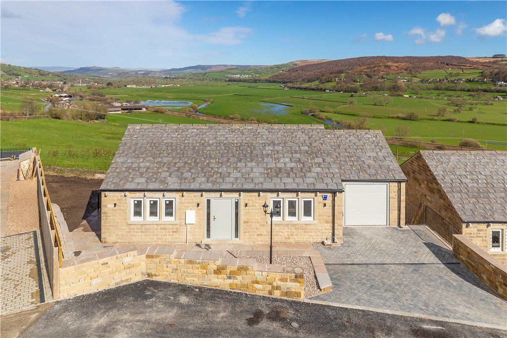 Property photo 1 of 15 Front