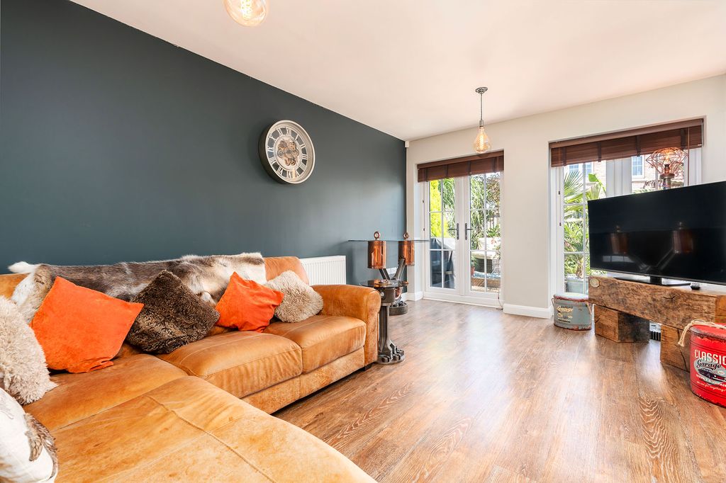 Property photo 3 of 20