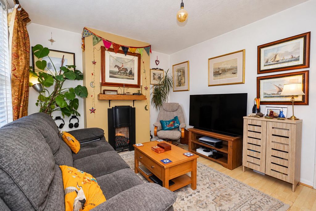 Property photo 3 of 24 cc07B83F-d0c9-43E3-B76E-85c212d28E5B.Png