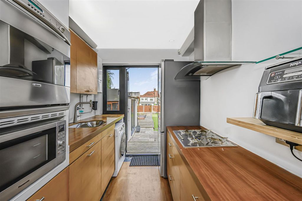 Property photo 2 of 25 2