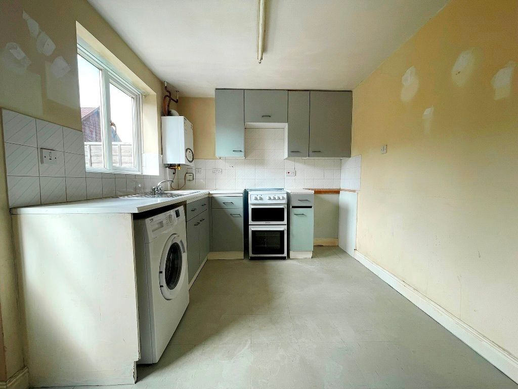 Property photo 3 of 13 Kitchen
