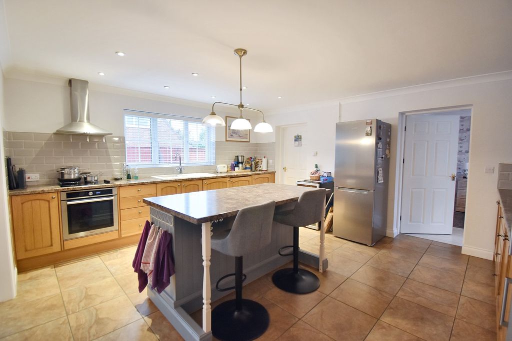 Property photo 3 of 24