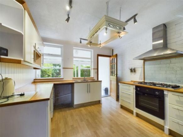 Property photo 2 of 8 Kitchen