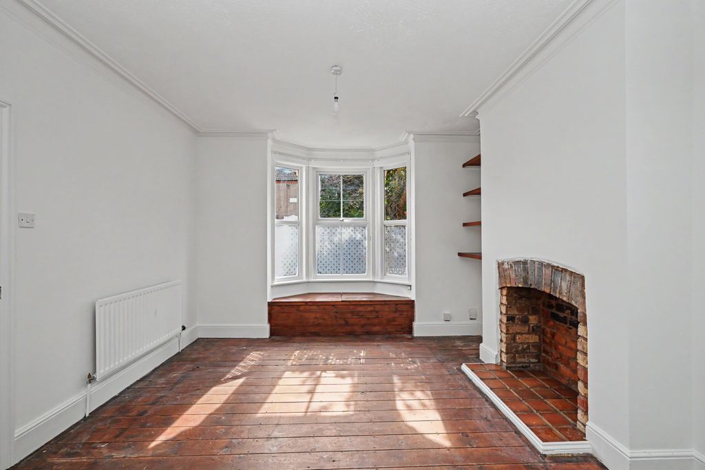 Property photo 3 of 23