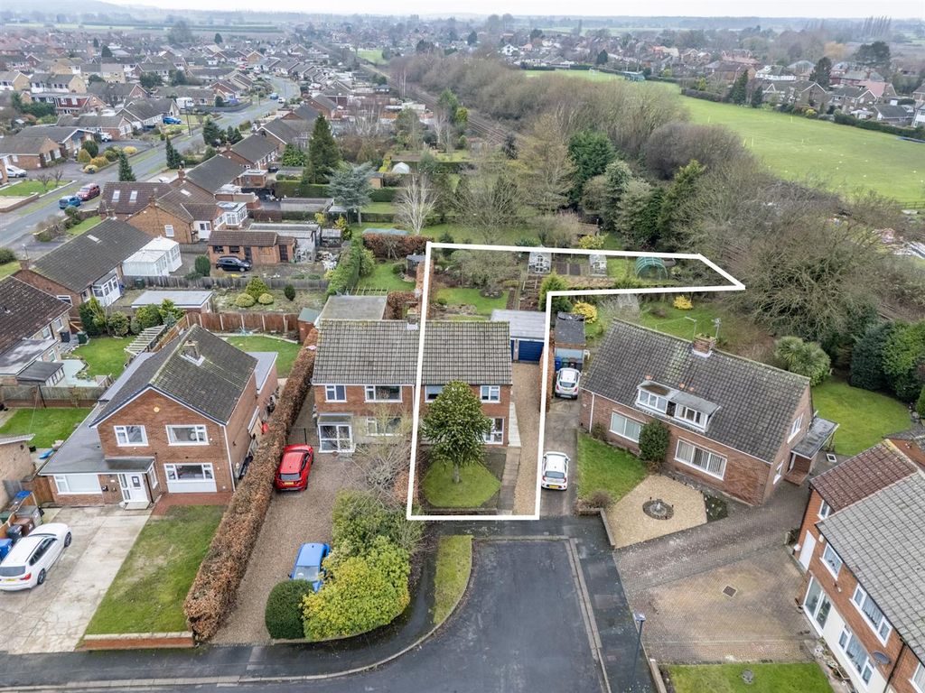 Property photo 3 of 25