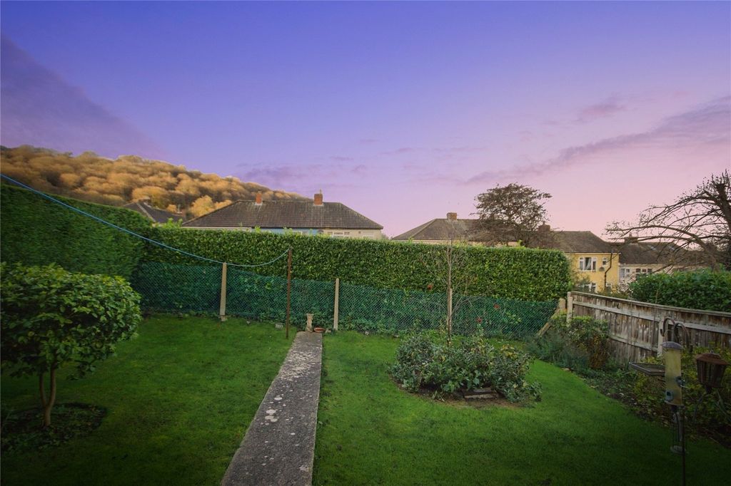 Property photo 2 of 16 Picture No. 28