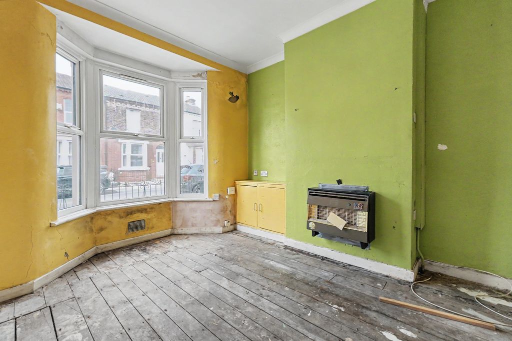 Property photo 2 of 16 8 Bianca Street, Bootle, Merseyside, L20 7Ds