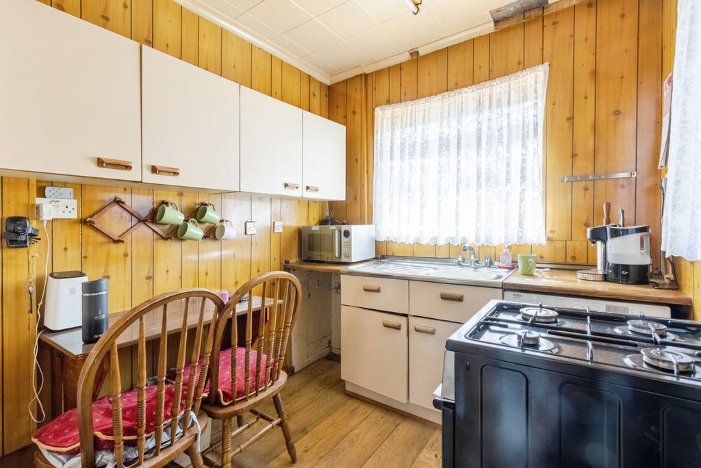 Property photo 3 of 16 Pbox-Img.Jpg