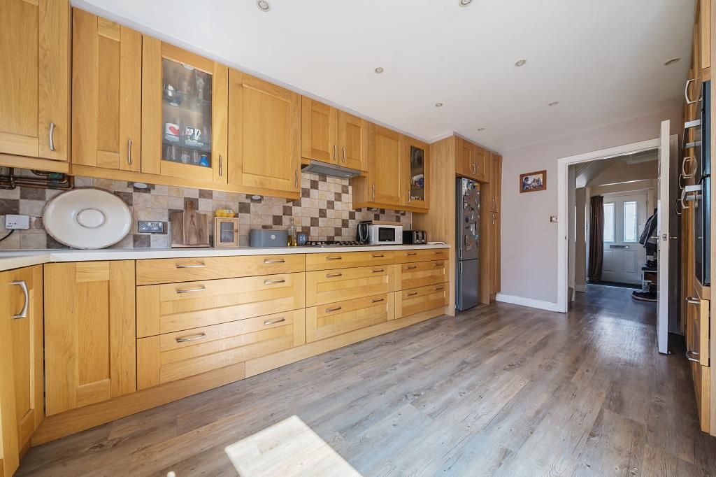 Property photo 3 of 20 Kitchen