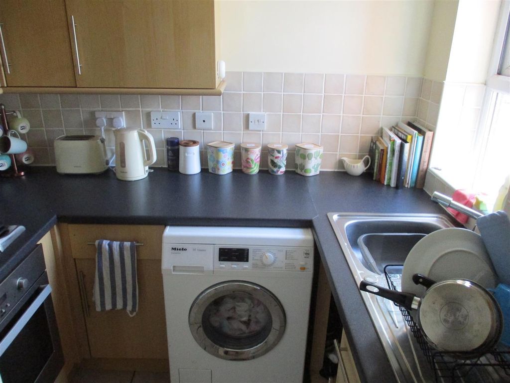 Property photo 3 of 5