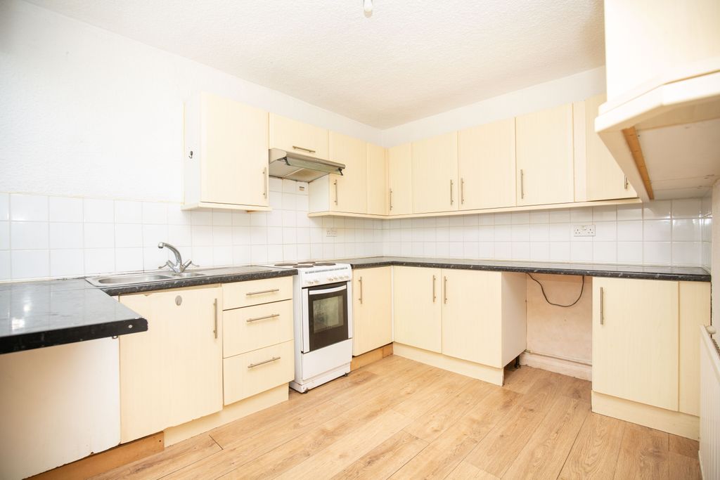 Property photo 3 of 18 Mw26-218