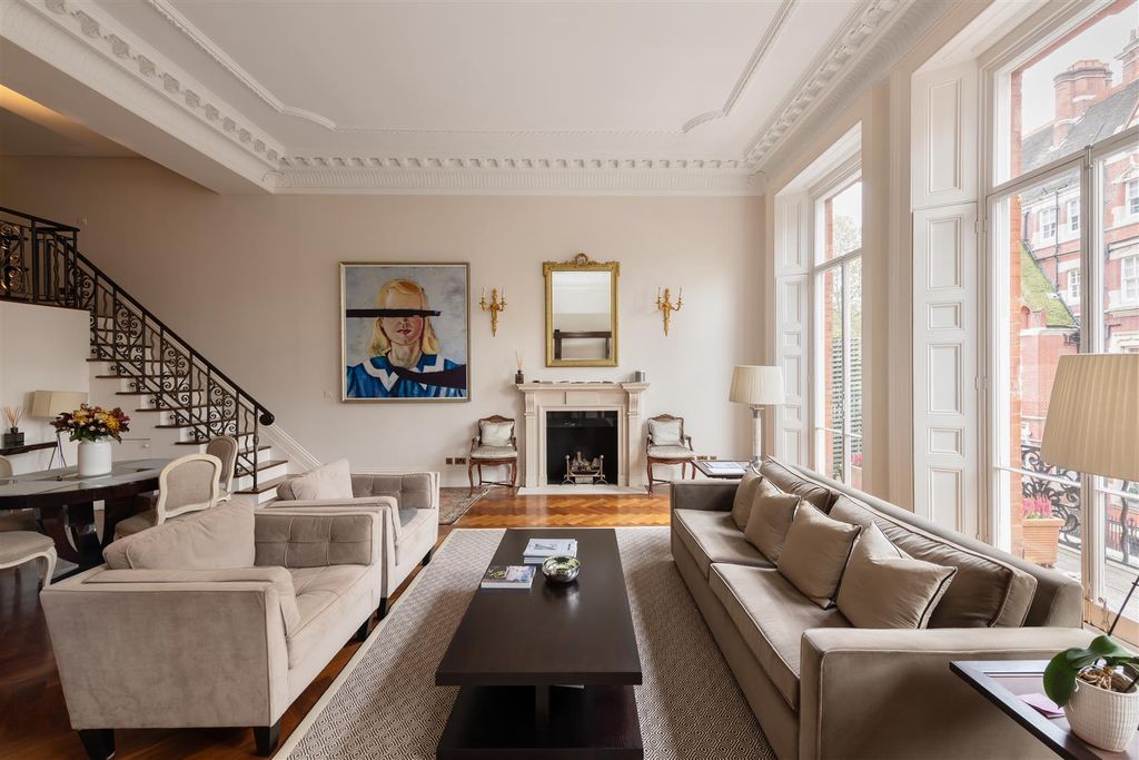Property photo 3 of 18 Flat 2, 11 Cadogan Square Hi-4.Jpg