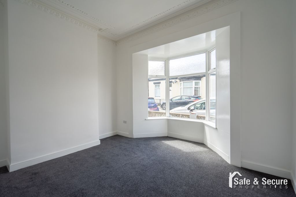 Property photo 2 of 15 Wolseley Terrace-05