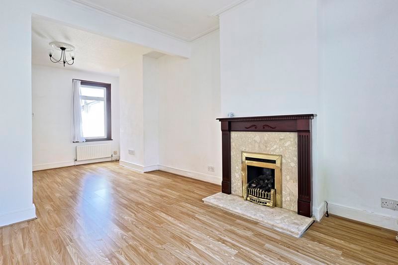 Property photo 3 of 21 Photo 11