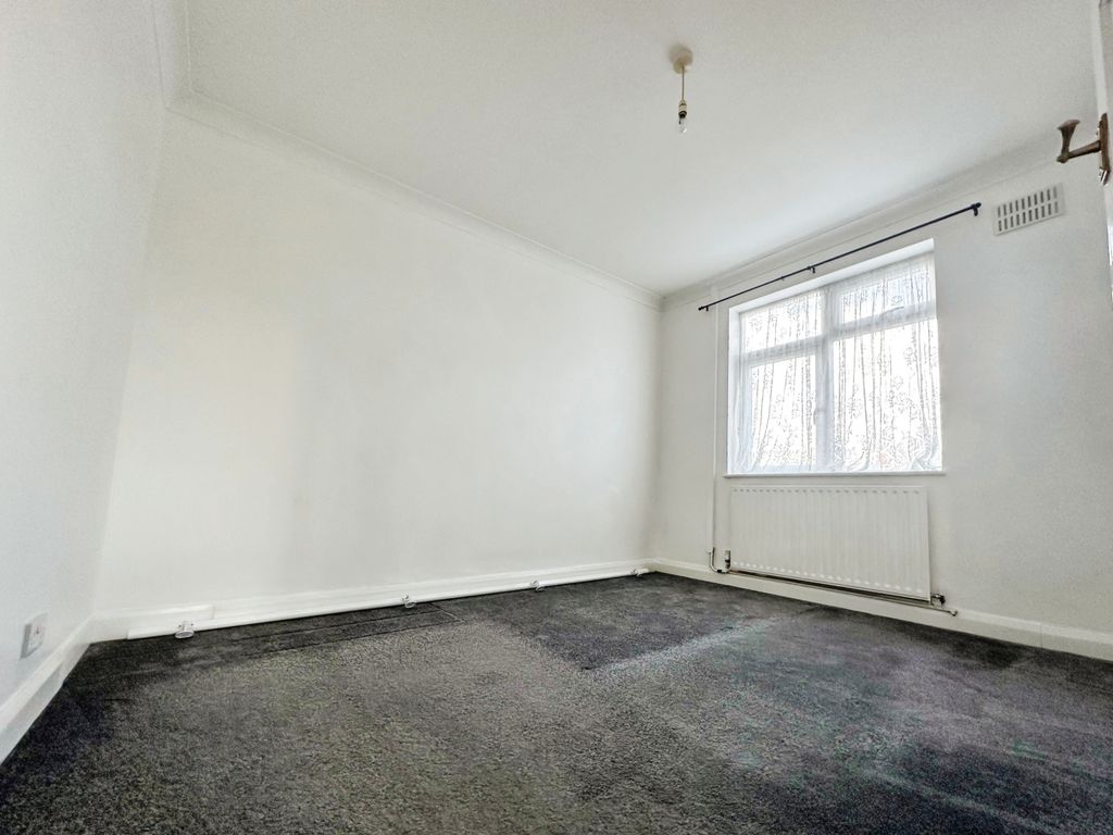 Property photo 2 of 6 Bedroom 1 Shot Edit