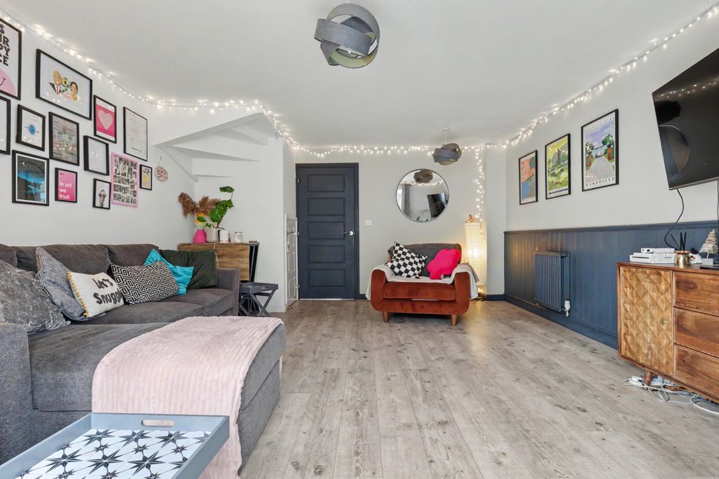 Property photo 3 of 19 3- Ryan Clarke Ewemove Wakefield