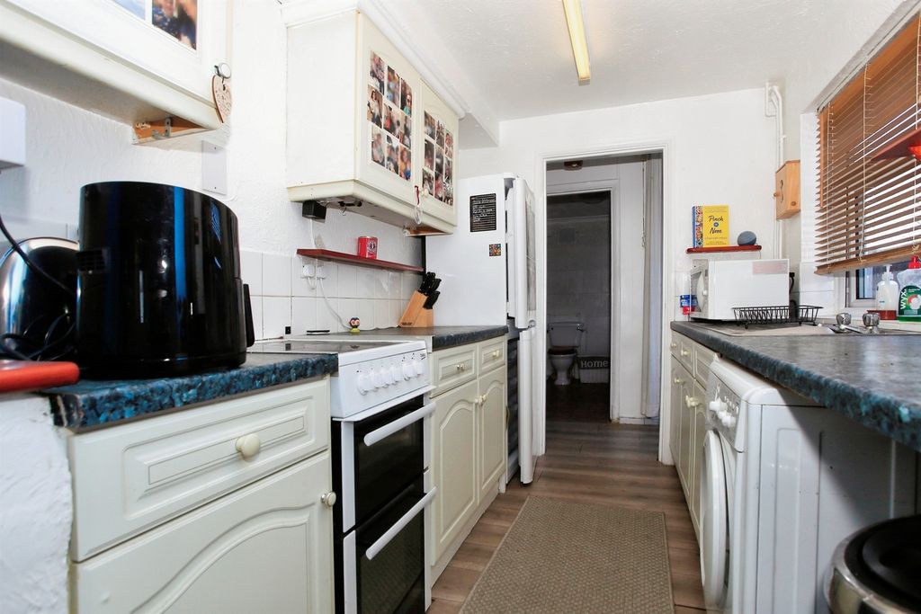 Property photo 3 of 18