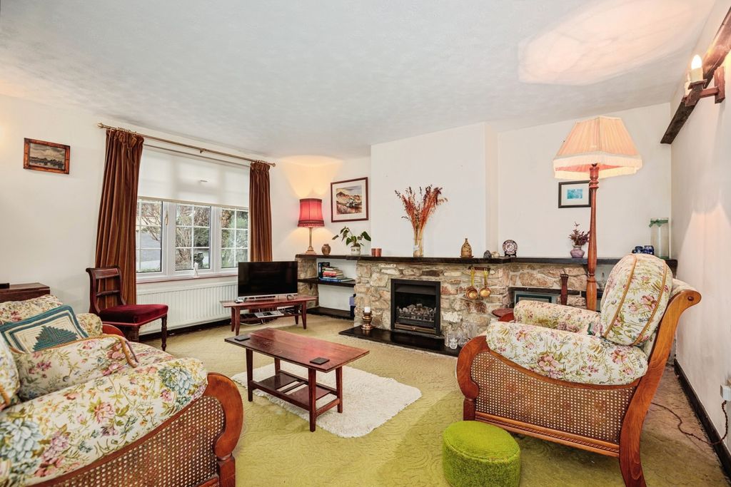 Property photo 2 of 19 Photo