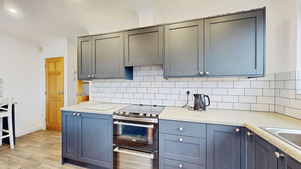 Property photo 3 of 16 Pbox-Img.Jpg