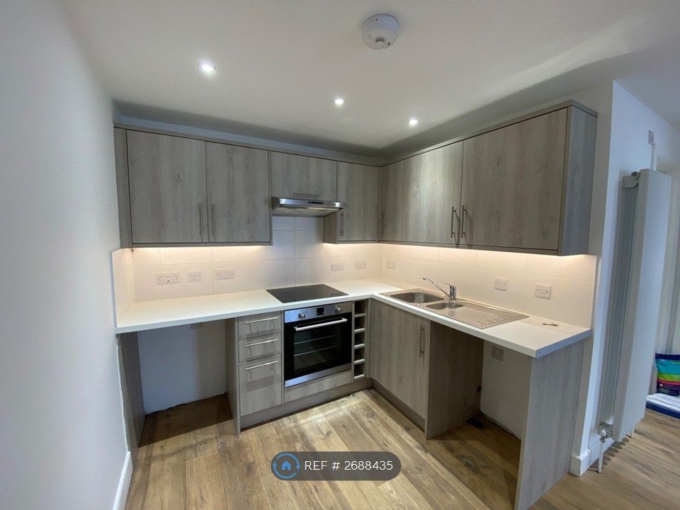 Property photo 3 of 6 Kitchen